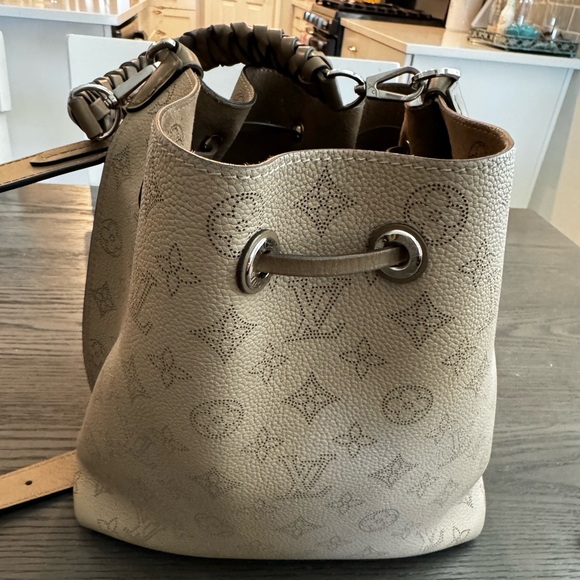 Authentic Louis Vuitton Purse - Picture 4 of 7